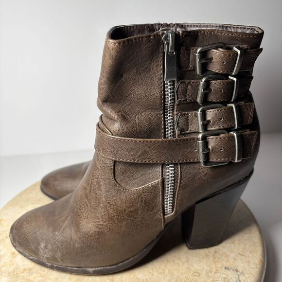 Just fan Trinley‎ Buckle Detail Booties Womens Sz 8 Ash Brown Faux Leather Boots - Picture 1 of 11
